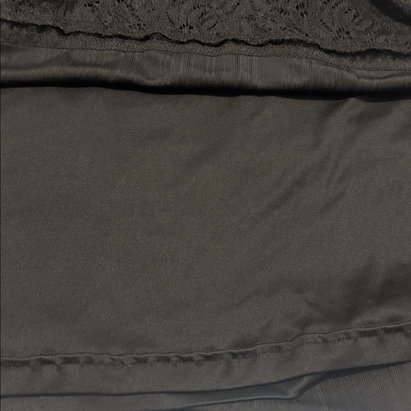 Torrid Black Lace Trim Inset Tank SZ 2X Sleeveless Top Stretch fully lined goth - Picture 8 of 12